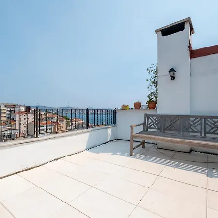 Unique Terrace Rooftop * İstanbul